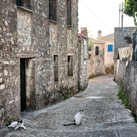 Holiday home Traditional Stone House *