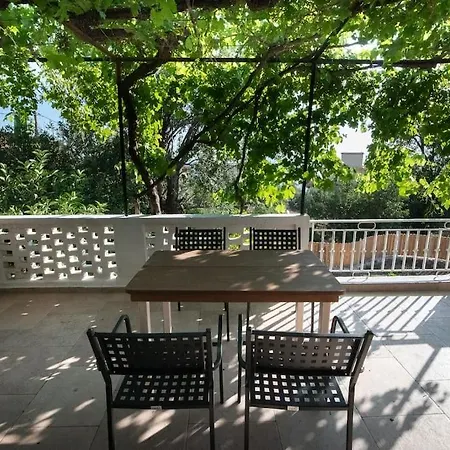 別荘 Traditional Stone House *