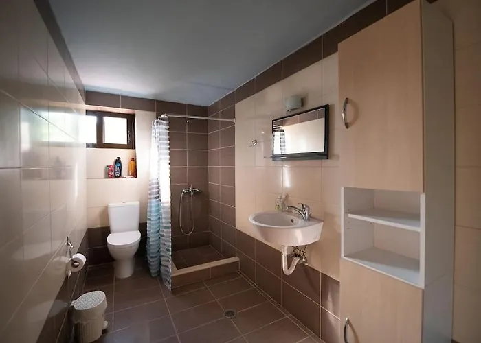 Traditional Stone House Semesterbostad *